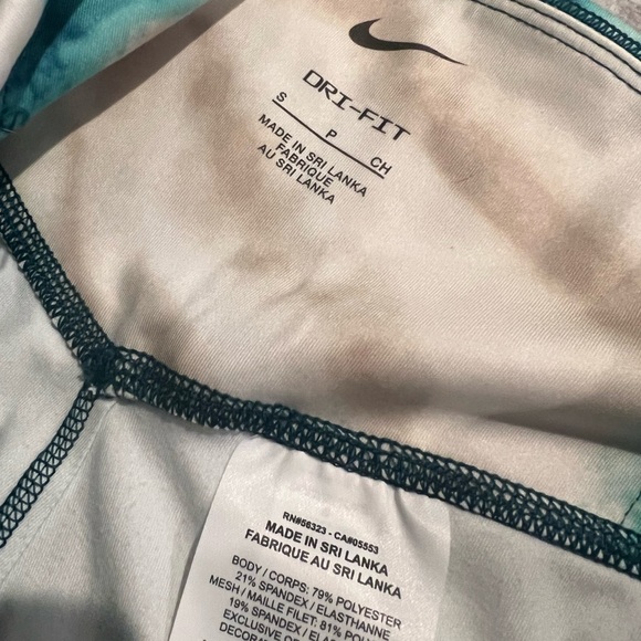 TWO PAIR of Nike Size SMALL Workout Leggings - Picture 6 of 6